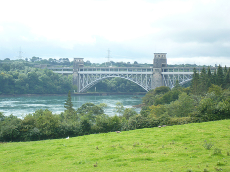 Die alte Brücke auf die Isle of Anglesey Wales