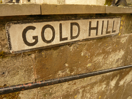 Das legendäre Gold Hill Schild 