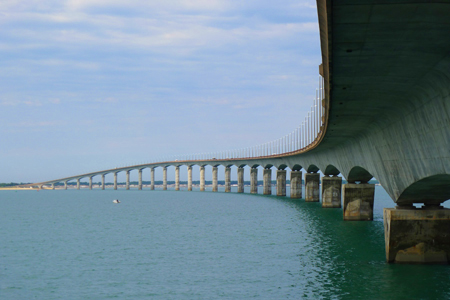 Ile de Re Brücke von La Rochelle fotografiert